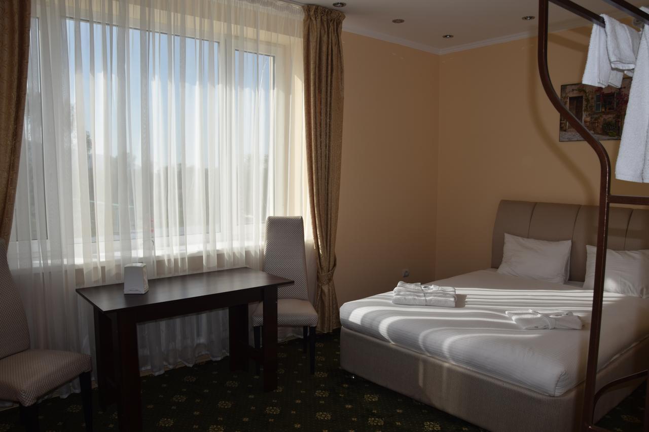 Almaport Hotel Talghar Eksteriør billede