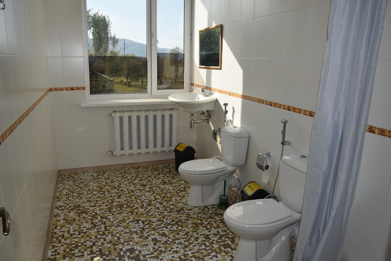 Almaport Hotel Talghar Eksteriør billede